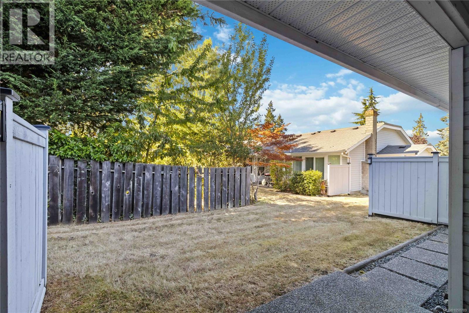 9 3966 Cedar Hill Cross Road, Saanich