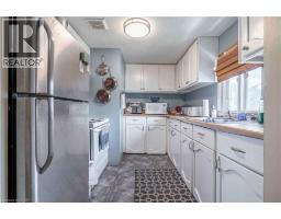 Kitchen - 374 Upper Wentworth Street, Hamilton, ON L9A4T5 Photo 18