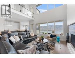 Living room - 557 Clifton Court, Kelowna, BC V1V0B7 Photo 11