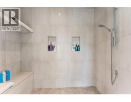 557 Clifton Court, Kelowna, BC V1V0B7 Photo 41