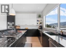 557 Clifton Court, Kelowna, BC V1V0B7 Photo 20