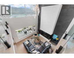 557 Clifton Court, Kelowna, BC V1V0B7 Photo 30