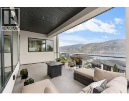 557 Clifton Court, Kelowna, BC V1V0B7 Photo 23