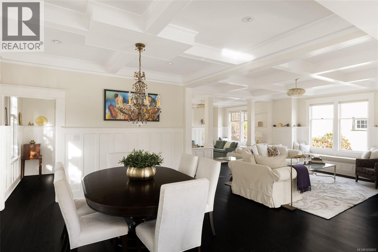  1033 Monterey Avenue, Oak Bay