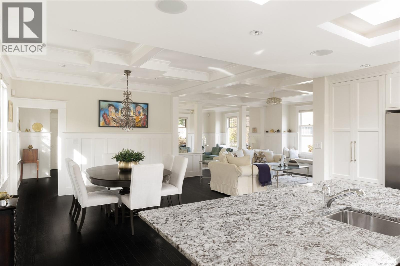  1033 Monterey Avenue, Oak Bay