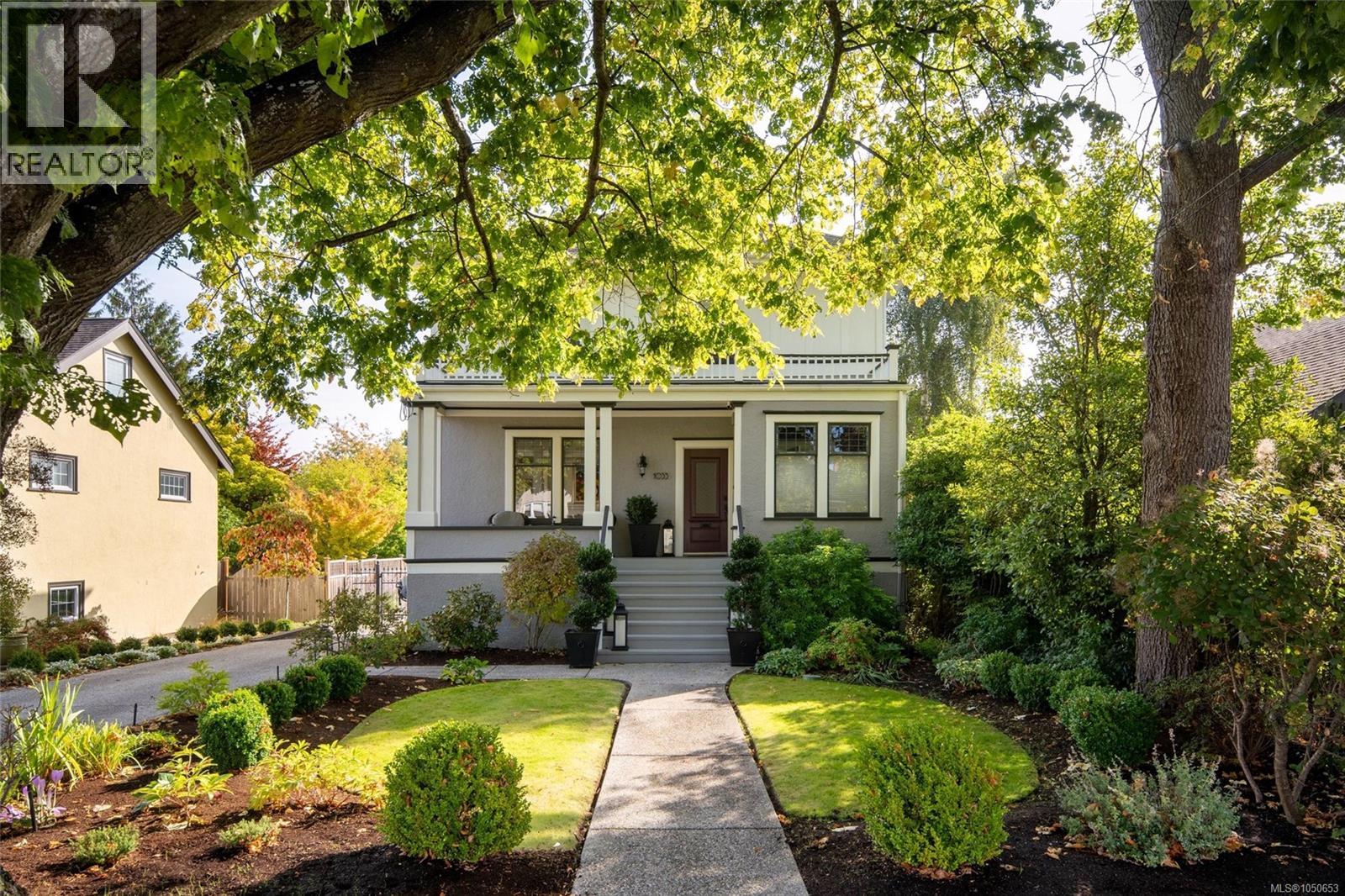 1033 Monterey Ave - 2