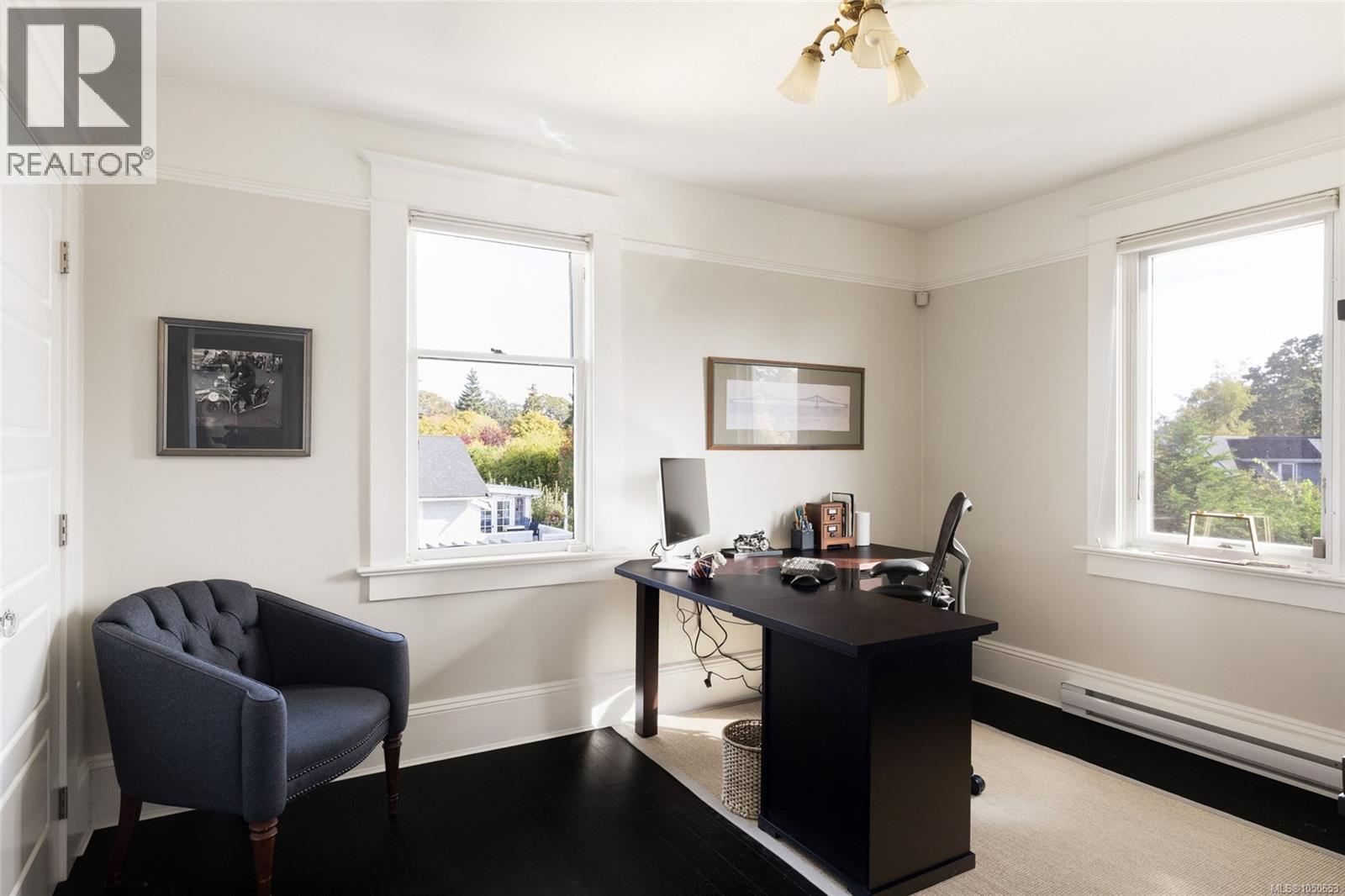 1033 Monterey Avenue, Oak Bay