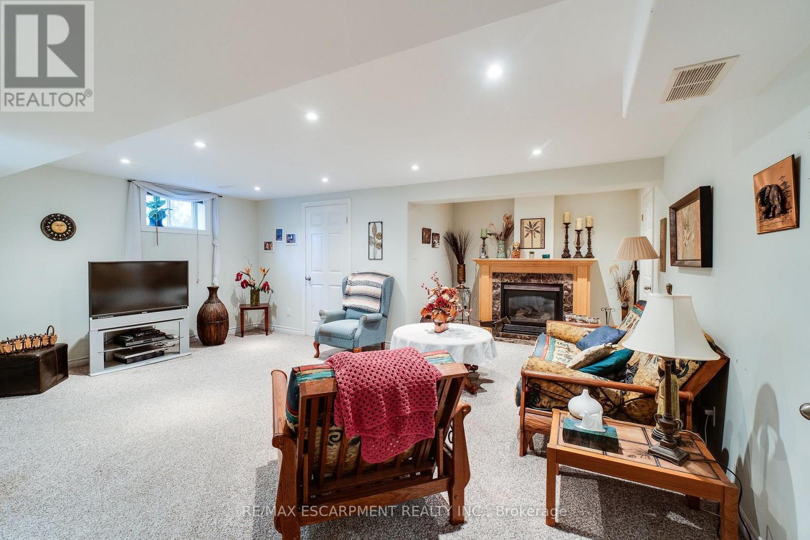 12 DON STREET - Image 33