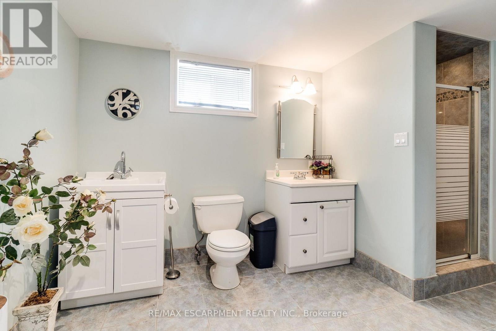 12 DON STREET - Image 37