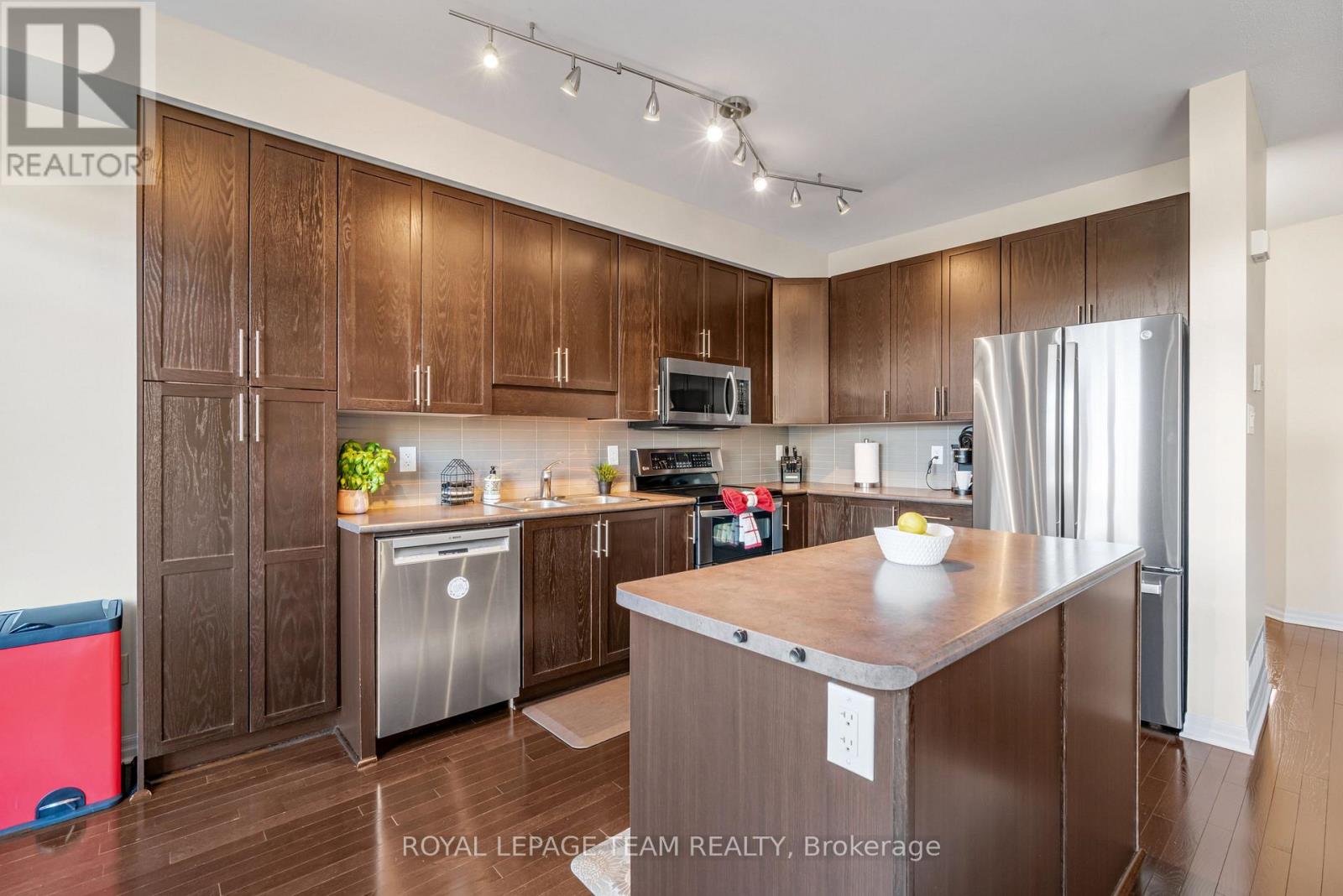 716 BRIAN GOOD AVENUE - 13