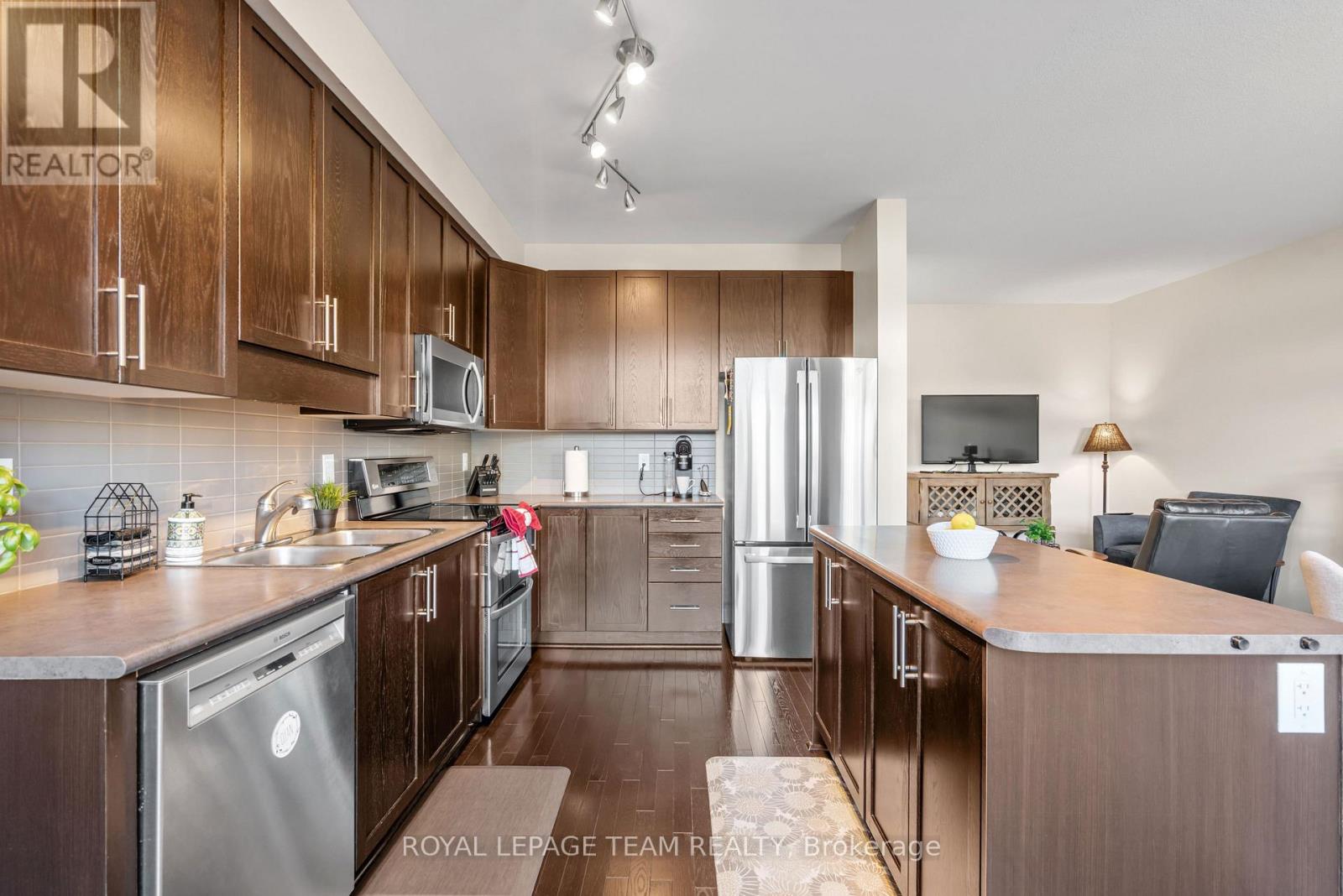 716 BRIAN GOOD AVENUE - 14