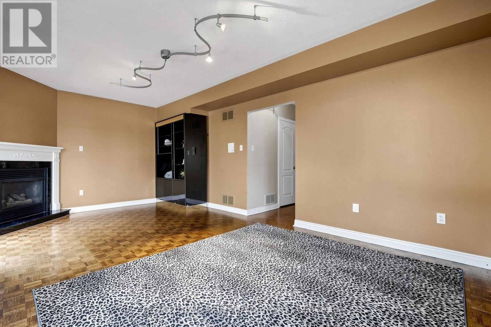1 EDENBRIDGE DRIVE, Vaughan (Beverley Glen) — photo 7