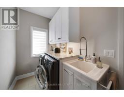 Laundry room - 10 Henry Ball Court, Oro Medonte, ON L3V8N7 Photo 9