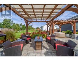 10 Henry Ball Court, Oro Medonte, ON L3V8N7 Photo 16