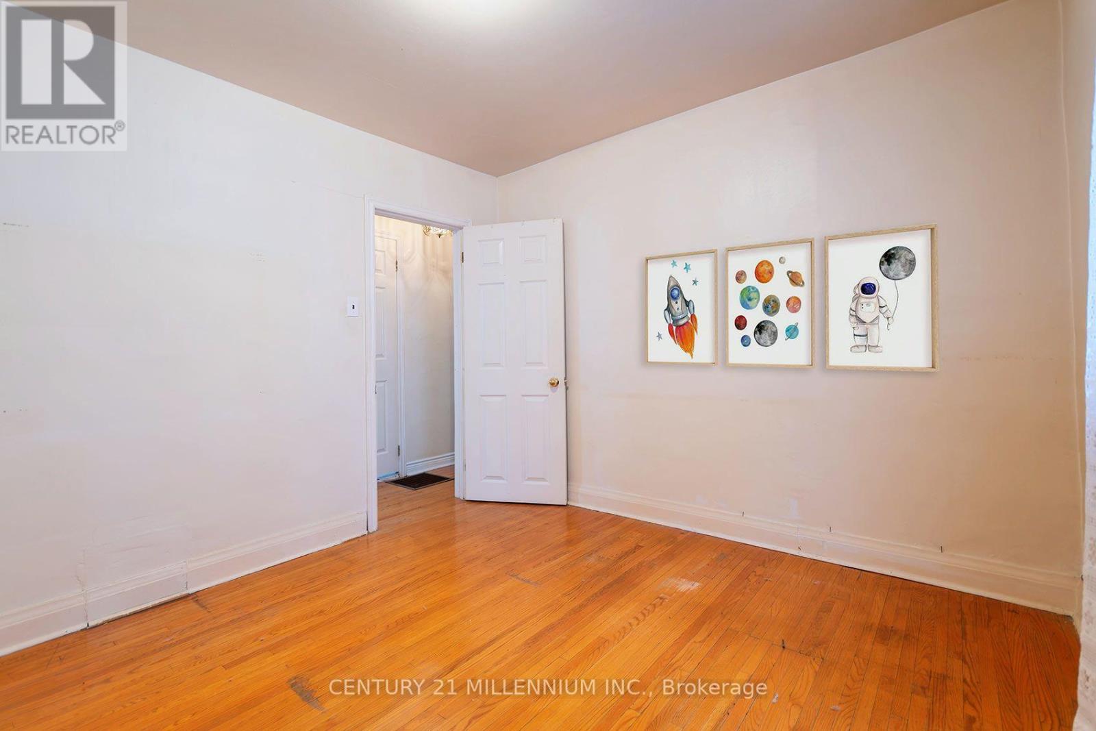 16 ROCHDALE AVENUE - 18