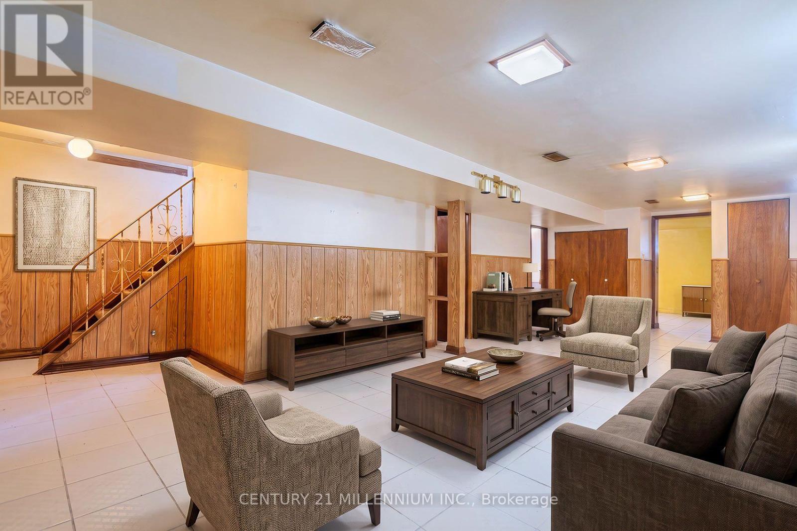 16 ROCHDALE AVENUE - 23