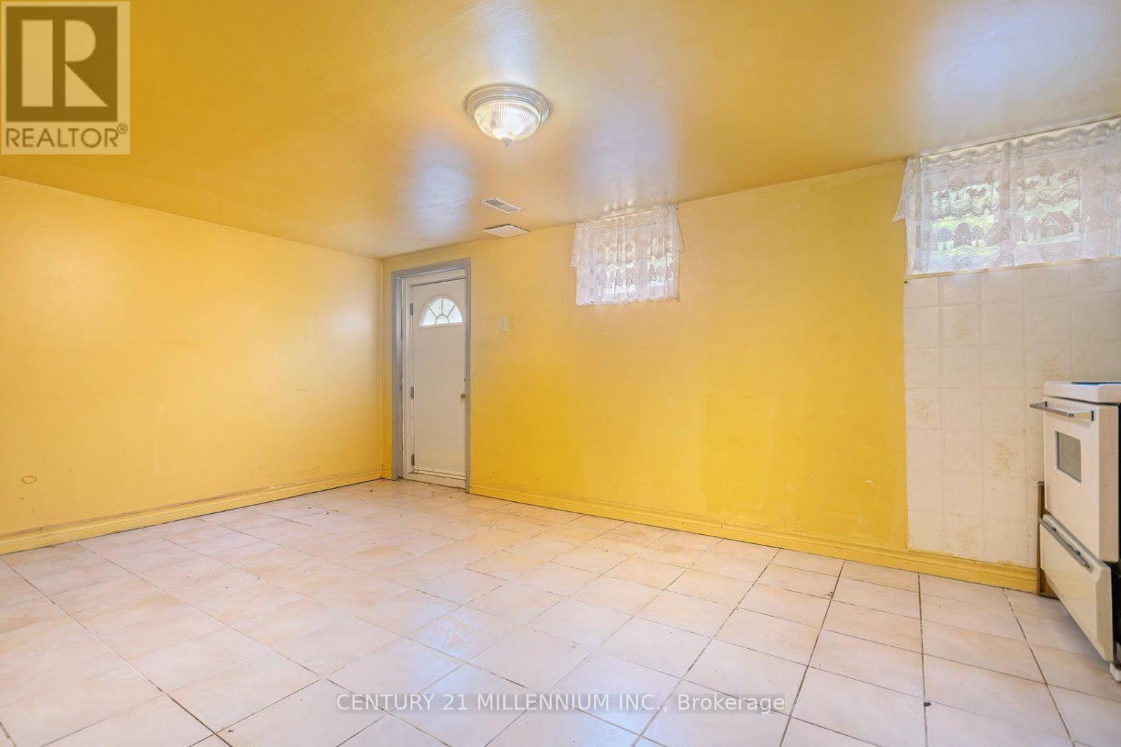 16 ROCHDALE AVENUE - 28