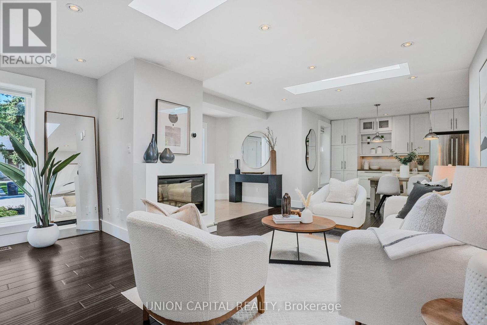 3 ELTON CRESCENT, Toronto (Long Branch) — photo 8