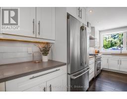 3 Elton Crescent, Toronto, ON M8W2X9 Photo 14