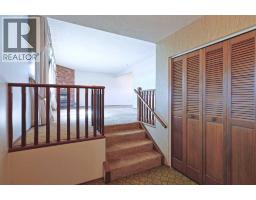 Kitchen - 4116 40 Avenue Nw, Calgary, AB T3A0X1 Photo 6