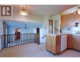 Bedroom - 4116 40 Avenue Nw, Calgary, AB T3A0X1 Photo 11