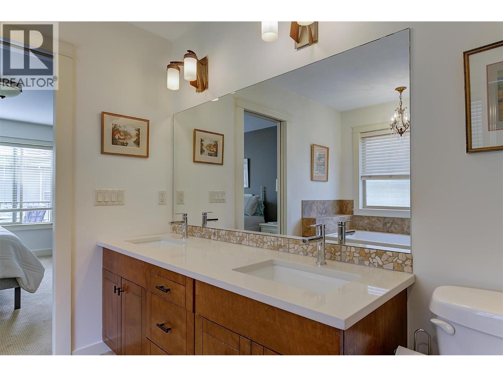 12931 East Ridge Drive, Lake Country