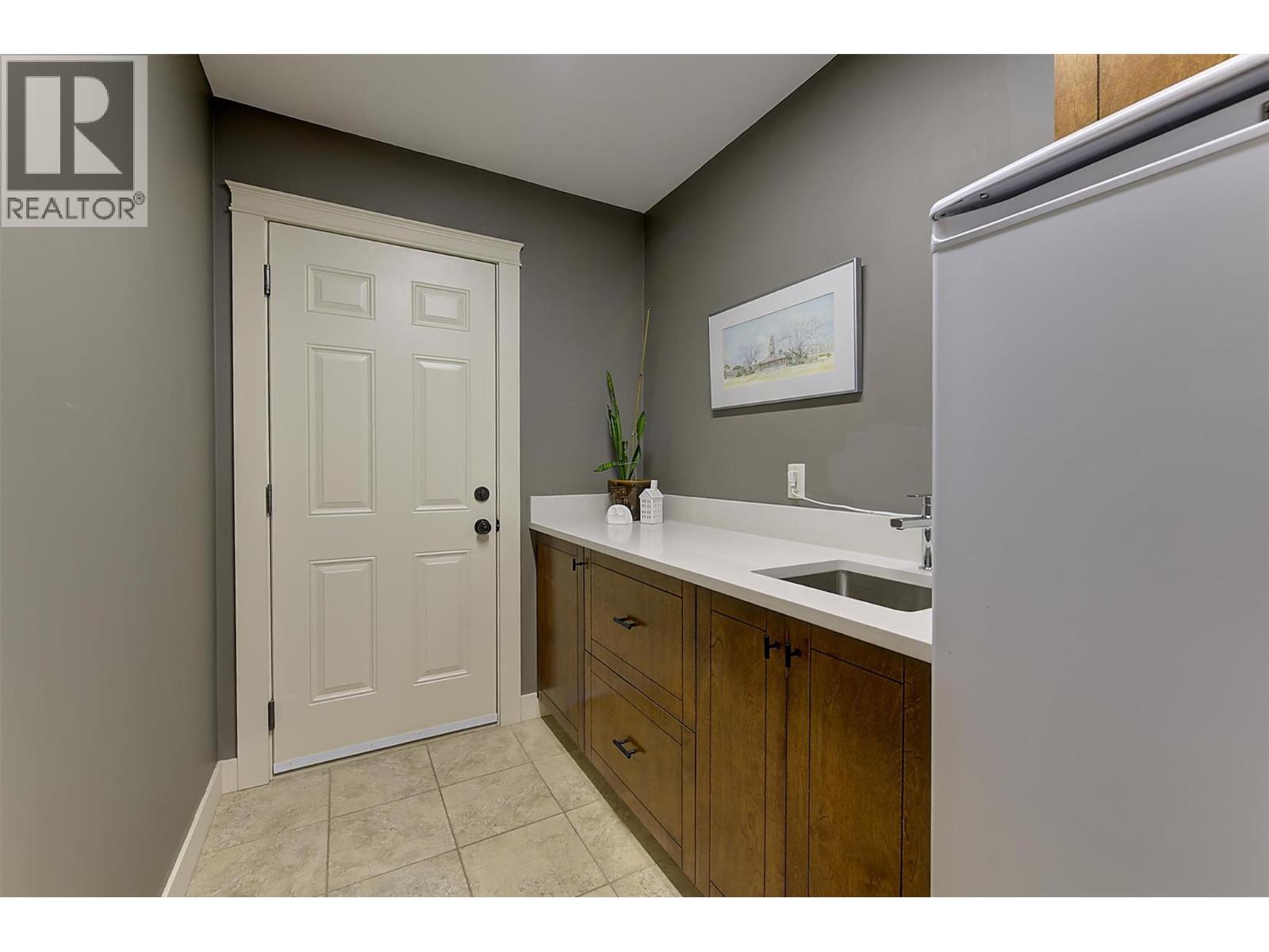 12931 East Ridge Drive, Lake Country