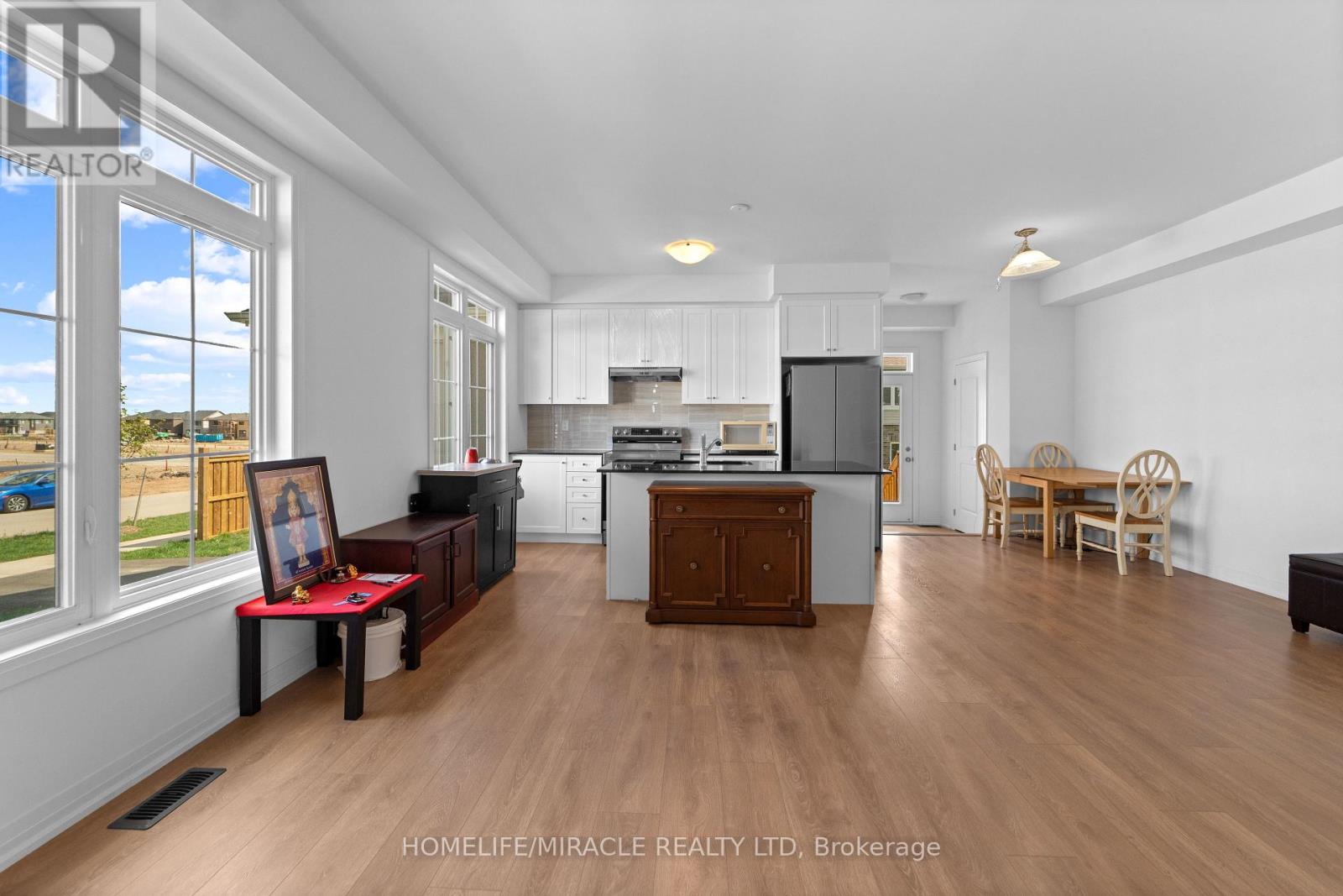 95 GEAR AVENUE, Erin — photo 4