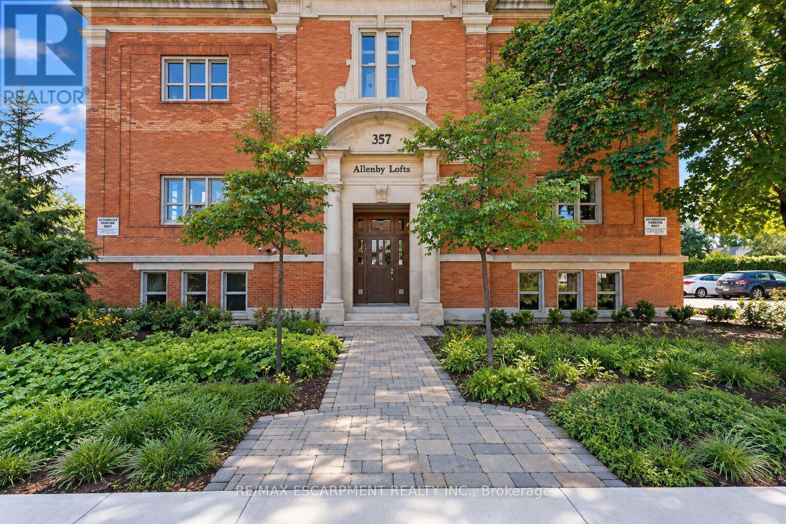 16 - 357 HUNTER STREET W, Hamilton (Kirkendall) — photo 3