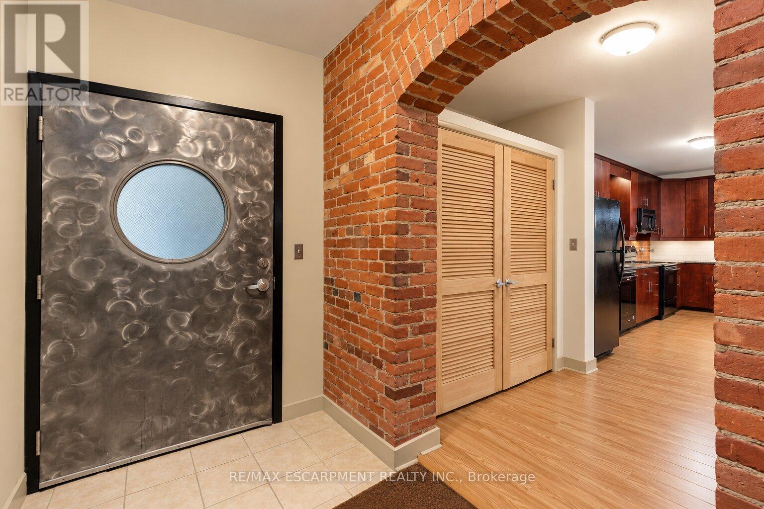 16 - 357 HUNTER STREET W, Hamilton (Kirkendall) — photo 8