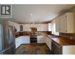 Primary Bedroom - 2774 Waite Road, Nelson, BC V1L6K9 Photo 14