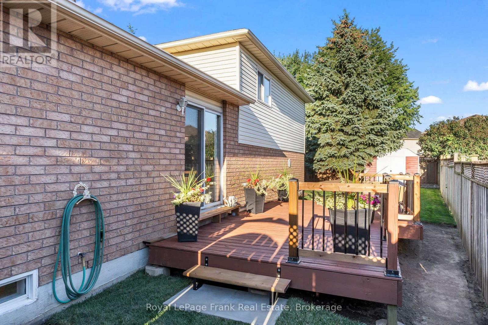 97 Firwood Avenue, Clarington (Courtice), Ontario, L1E3B3, Clarington (Courtice), Ontario — photo 5 of 5