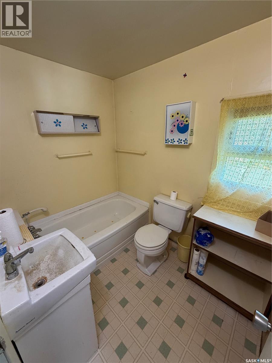 203 6th AVENUE W, Canora — photo 18