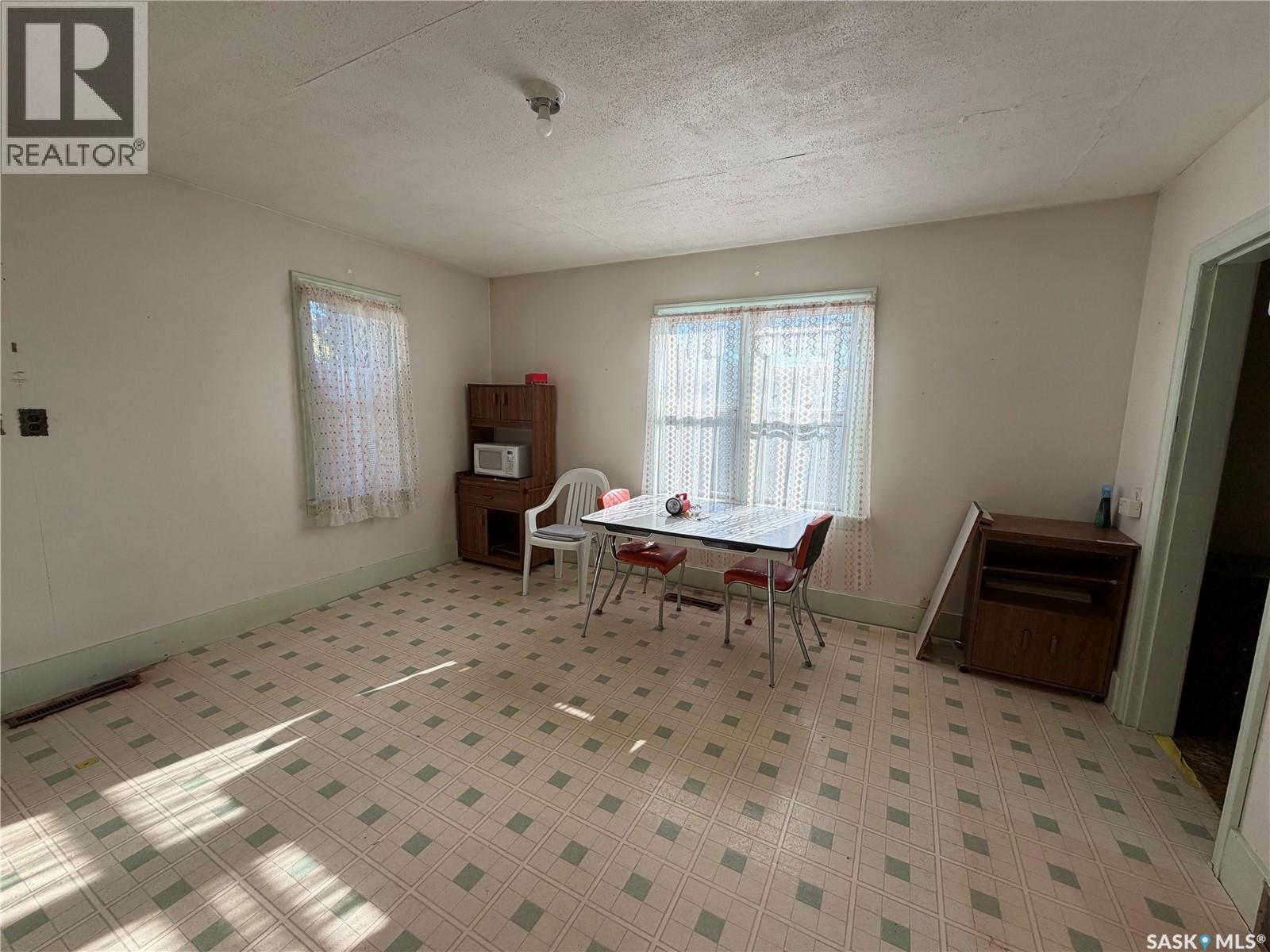 203 6th AVENUE W, Canora — photo 8