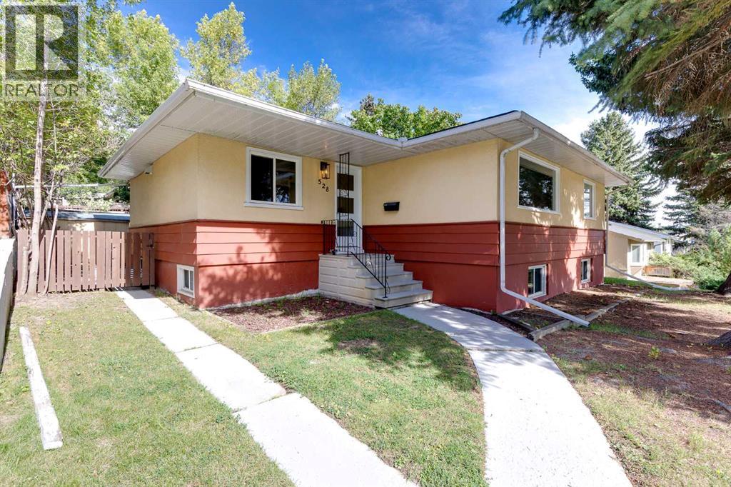 528 40 Avenue NW, Calgary