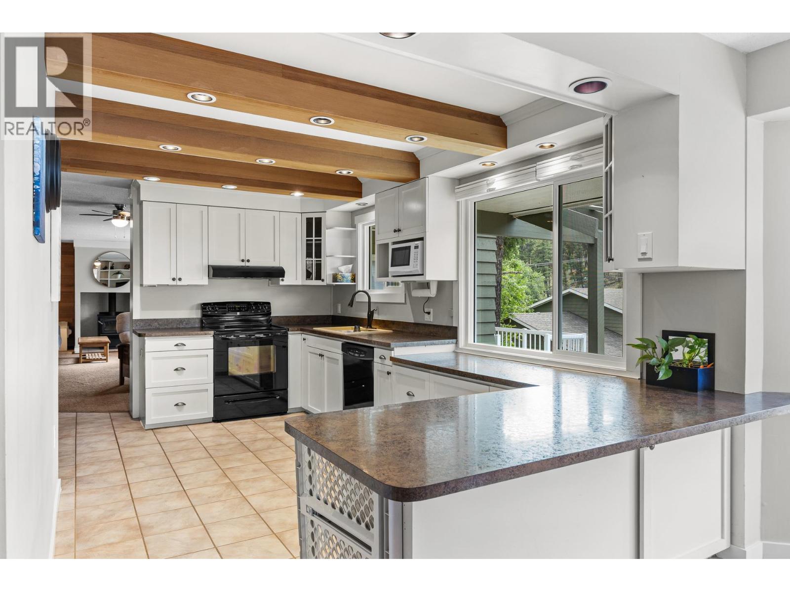 353 Clifton Road S, Kelowna