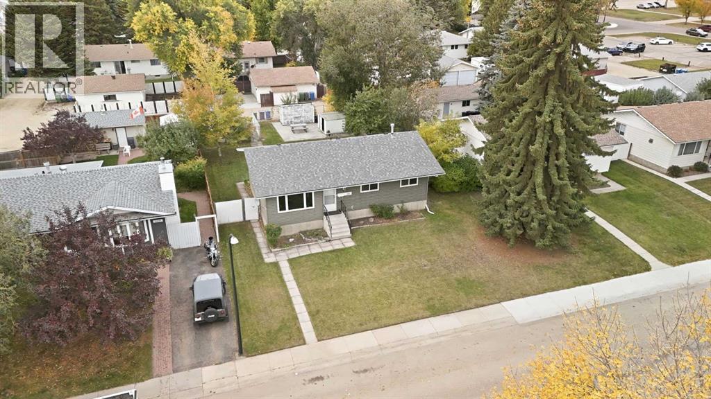 Listing photo – 5012 38A Avenue, Red Deer
