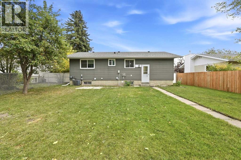 Listing photo – 5012 38A Avenue, Red Deer