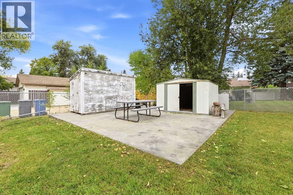 Listing photo – 5012 38A Avenue, Red Deer