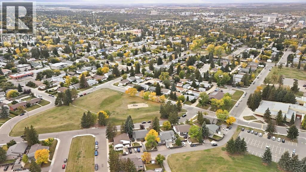Listing photo – 5012 38A Avenue, Red Deer