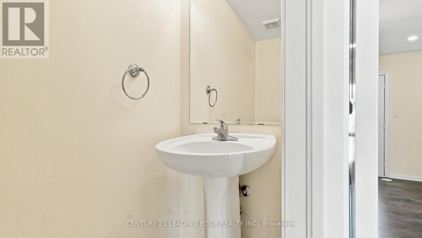 208 MAGURN GATE - 18