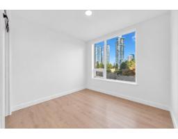 202 13359 Old Yale Road, Surrey, BC V3T0S4 Photo 11