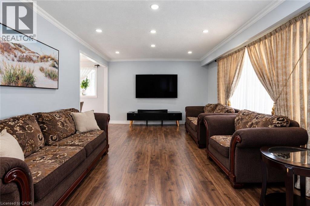 33 BELLINGHAM Drive, Hamilton — photo 10