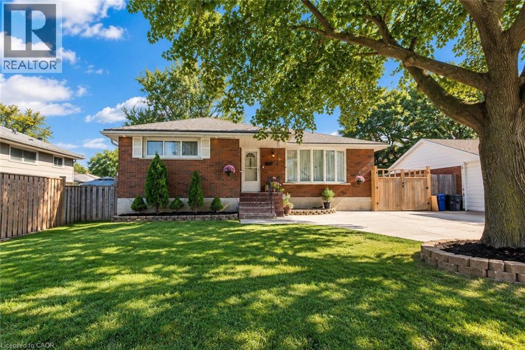 33 BELLINGHAM Drive, Hamilton — photo 4