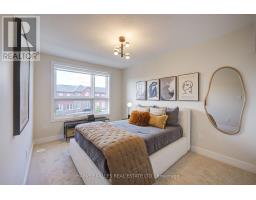 4 - 12 Lytham Green Circle, Newmarket, ON L3X3A8 Photo 38