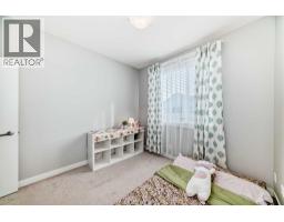 111 Redstone Crescent NE - photo 35