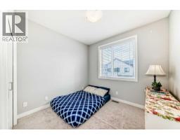 111 Redstone Crescent NE - photo 32