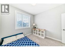 111 Redstone Crescent NE - photo 33