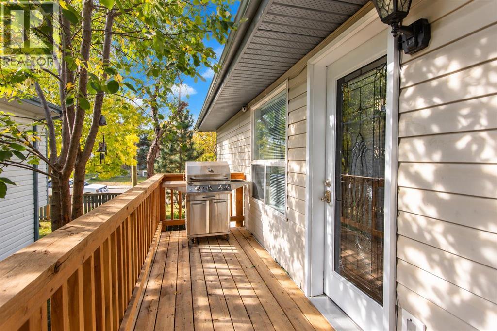Listing photo – 5851 58 Avenue, Red Deer