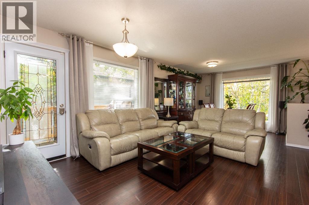 Listing photo – 5851 58 Avenue, Red Deer
